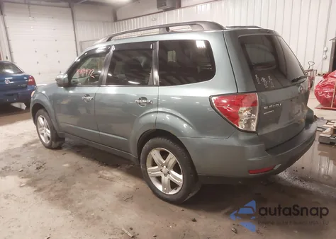 2010 Subaru Forester 2.5X Premium из США, поврежденный, VIN JF2SH6CC2AH725890